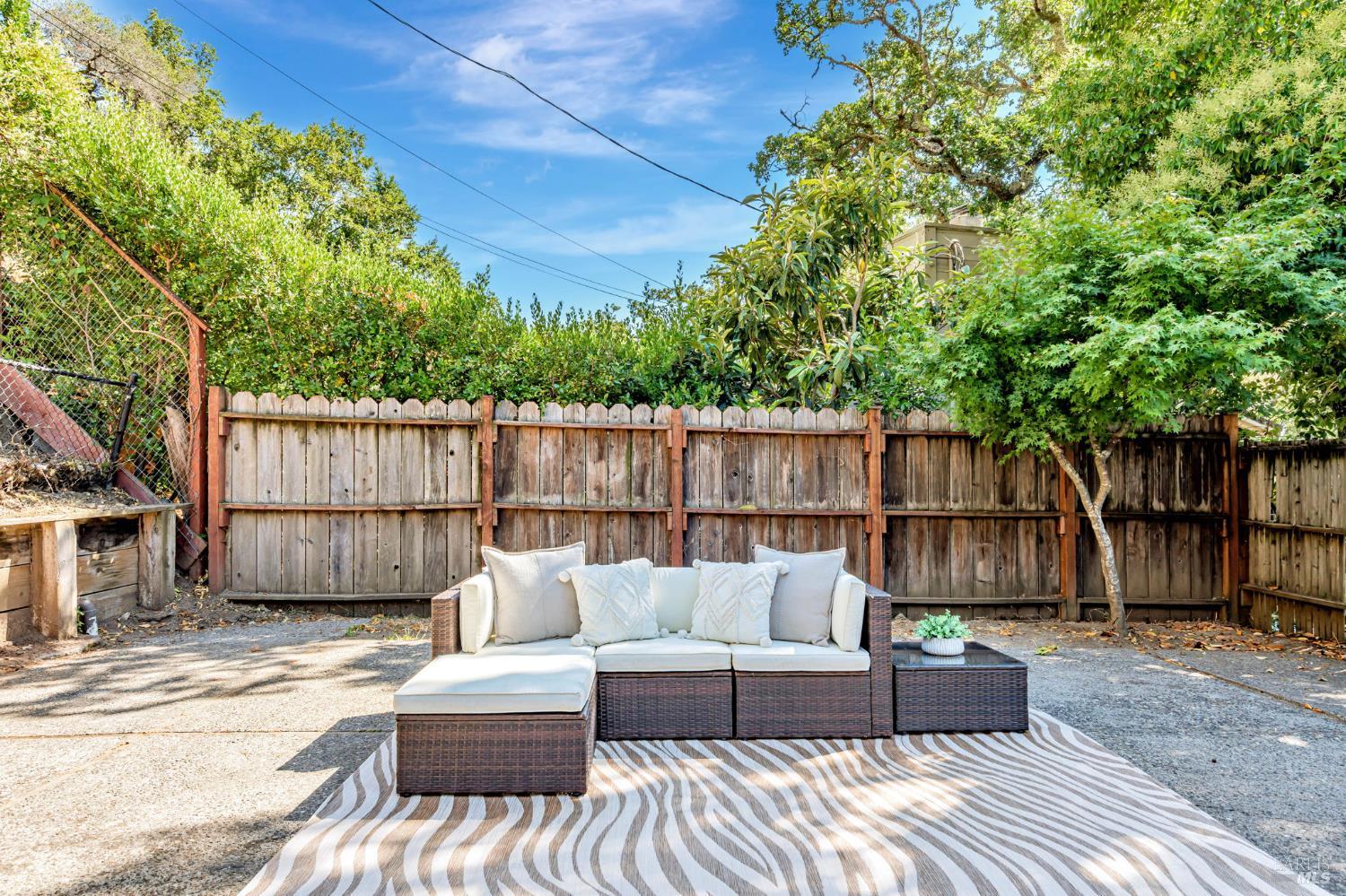 Detail Gallery Image 35 of 36 For 296 N Almenar Dr, Greenbrae,  CA 94904 - 3 Beds | 2 Baths