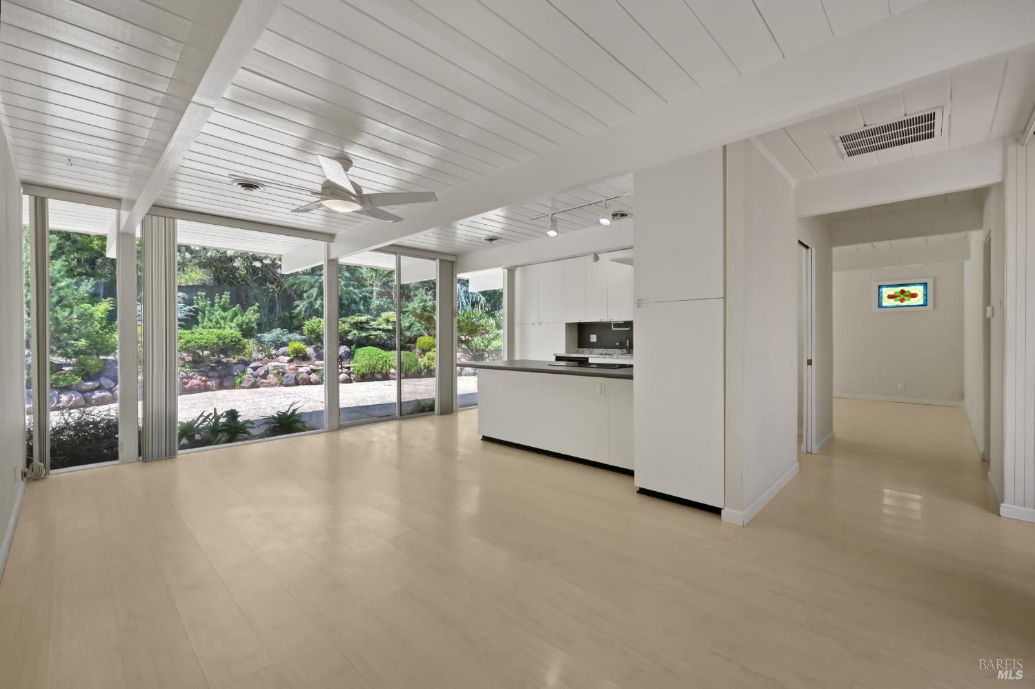 Detail Gallery Image 8 of 38 For 15 Don Timoteo Ct, San Rafael,  CA 94903 - 4 Beds | 2 Baths