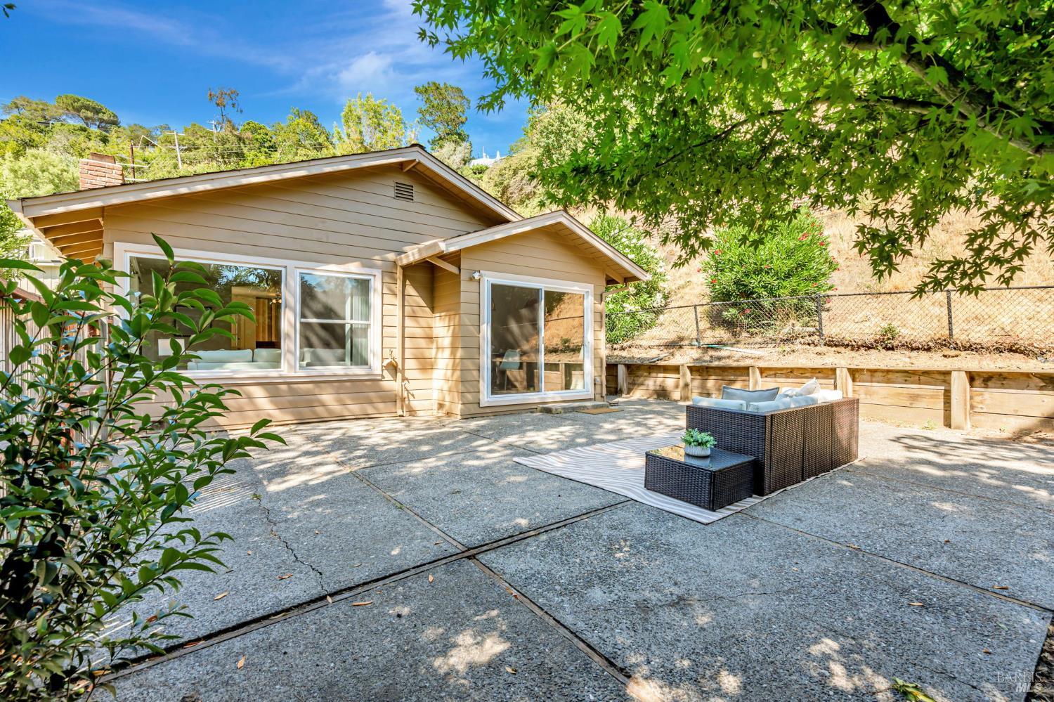 Detail Gallery Image 33 of 36 For 296 N Almenar Dr, Greenbrae,  CA 94904 - 3 Beds | 2 Baths