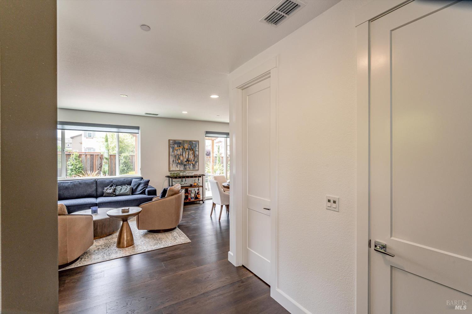Detail Gallery Image 7 of 53 For 349 Vinterra Ct, Napa,  CA 94559 - 4 Beds | 2/1 Baths