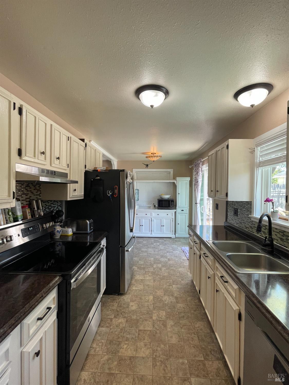 Detail Gallery Image 17 of 35 For 148 Olsen Ln, Fort Bragg,  CA 95437 - 3 Beds | 1 Baths