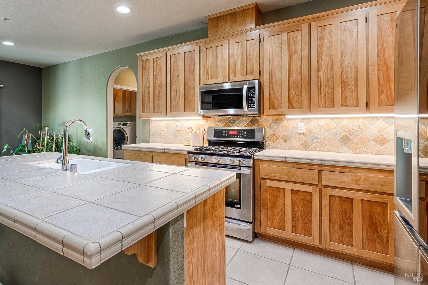 Detail Gallery Image 20 of 70 For 312 Cottage Ct, Cloverdale,  CA 95425 - 4 Beds | 3 Baths