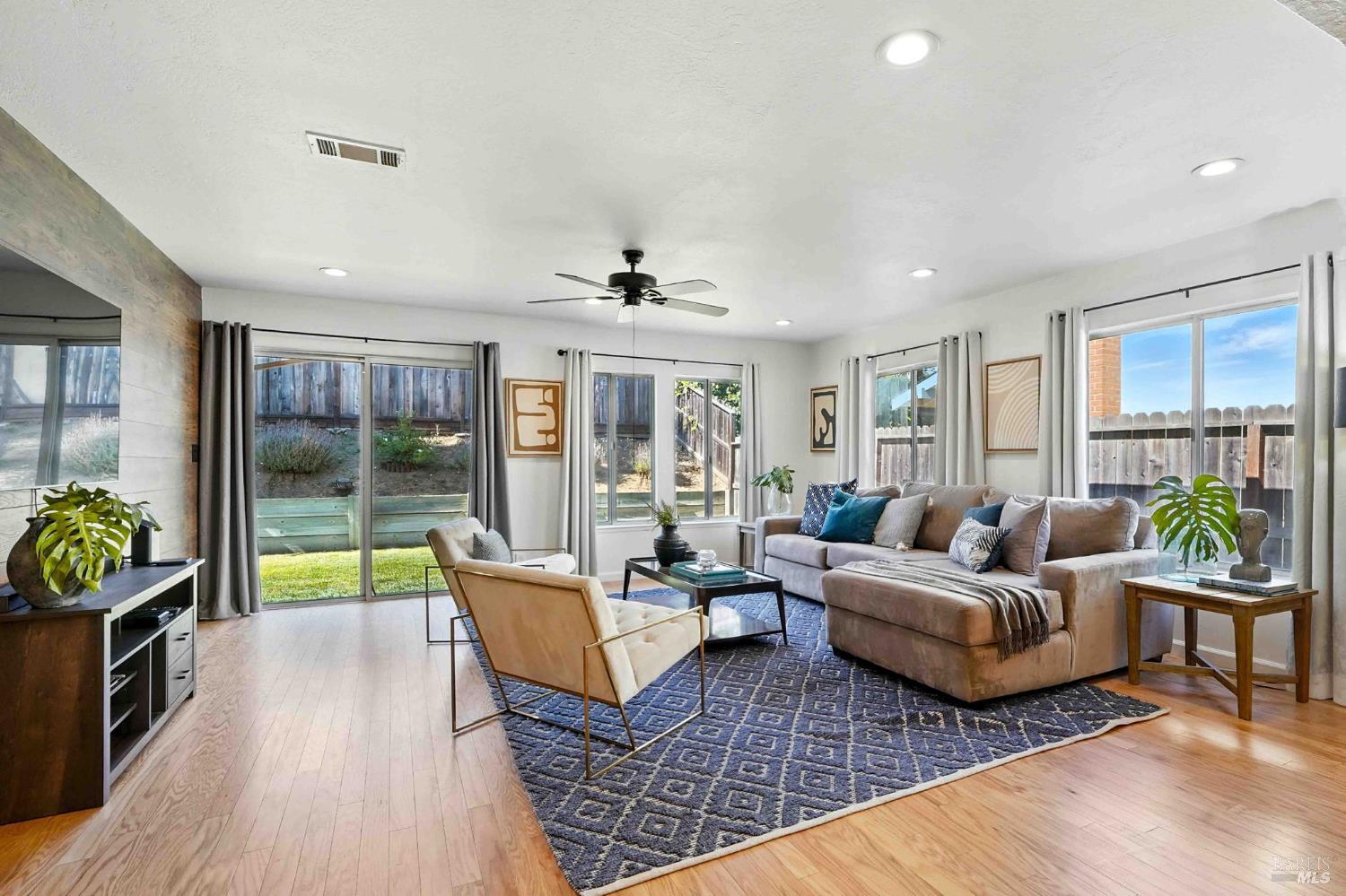 Detail Gallery Image 4 of 32 For 2524 Ramsay Way, Fairfield,  CA 94534 - 3 Beds | 2 Baths