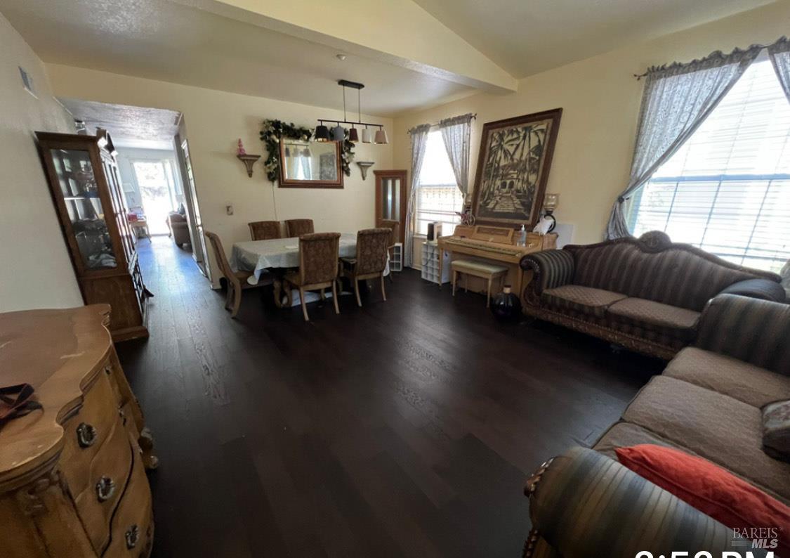 Detail Gallery Image 6 of 7 For 8 Daniel Dr, American Canyon,  CA 94503 - 4 Beds | 3 Baths