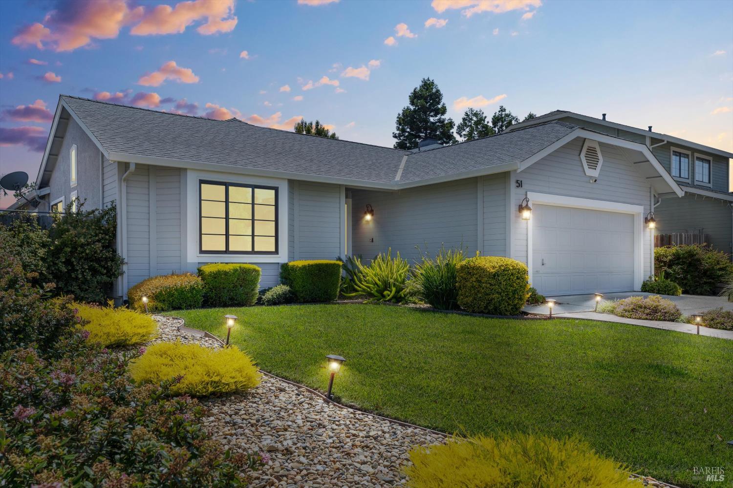 Detail Gallery Image 3 of 33 For 51 Crawford Way, American Canyon,  CA 94503 - 3 Beds | 2 Baths