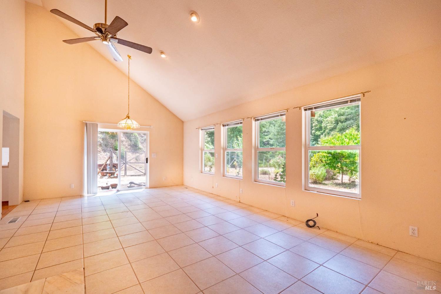Detail Gallery Image 5 of 29 For 44150 Nash Mill Rd, Philo,  CA 95466 - 2 Beds | 2 Baths