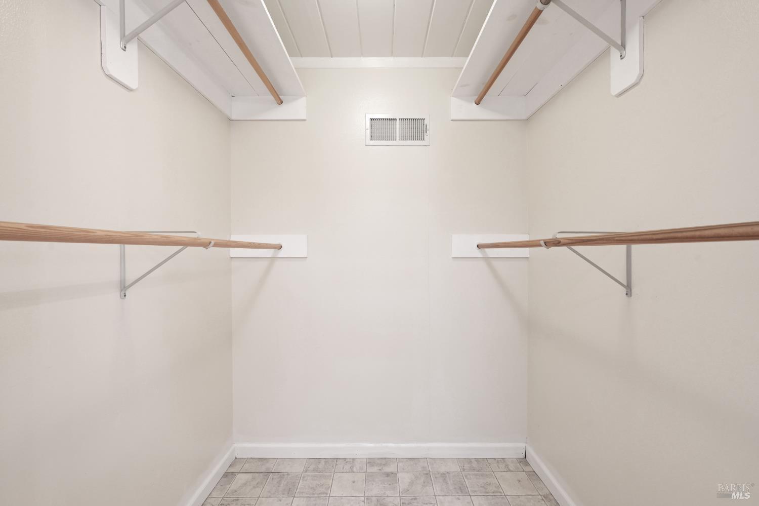 Detail Gallery Image 15 of 38 For 15 Don Timoteo Ct, San Rafael,  CA 94903 - 4 Beds | 2 Baths