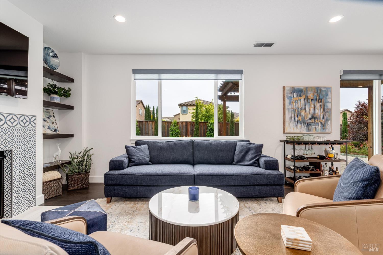 Detail Gallery Image 8 of 53 For 349 Vinterra Ct, Napa,  CA 94559 - 4 Beds | 2/1 Baths