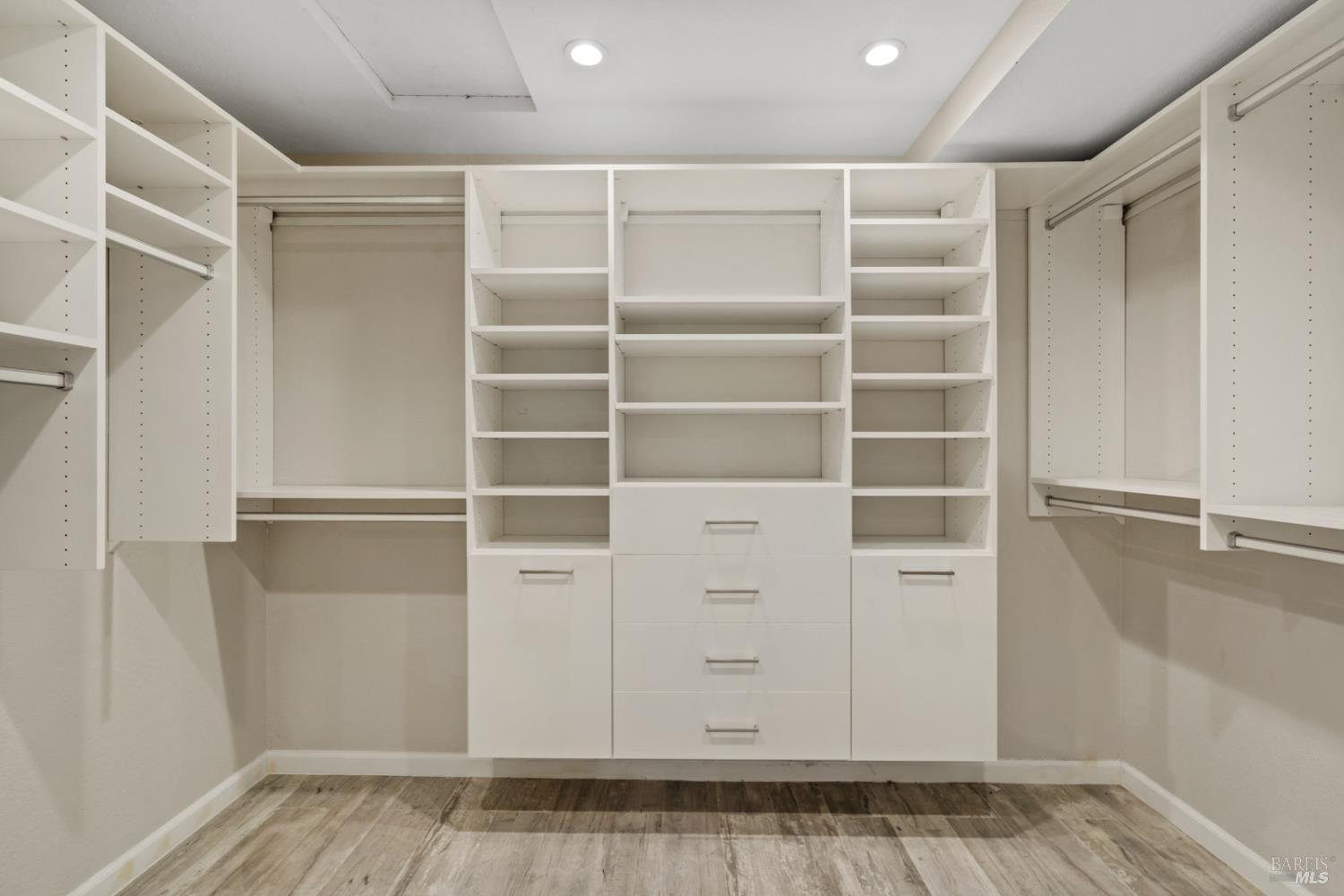 Detail Gallery Image 29 of 55 For 706 Natalie Dr, Windsor,  CA 95492 - 5 Beds | 3 Baths