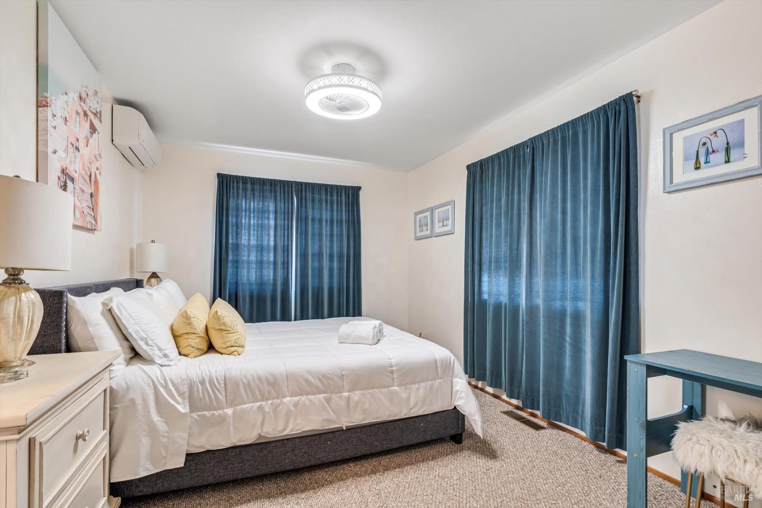 Detail Gallery Image 10 of 25 For 13319 Lakeshore Dr, Clearlake,  CA 95422 - 4 Beds | 2/1 Baths