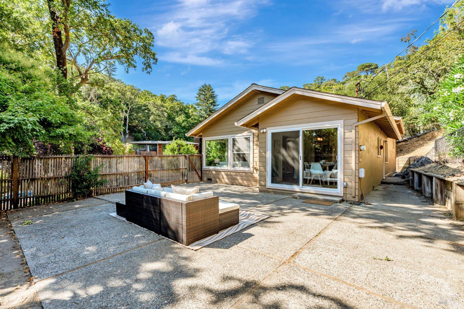Detail Gallery Image 34 of 36 For 296 N Almenar Dr, Greenbrae,  CA 94904 - 3 Beds | 2 Baths