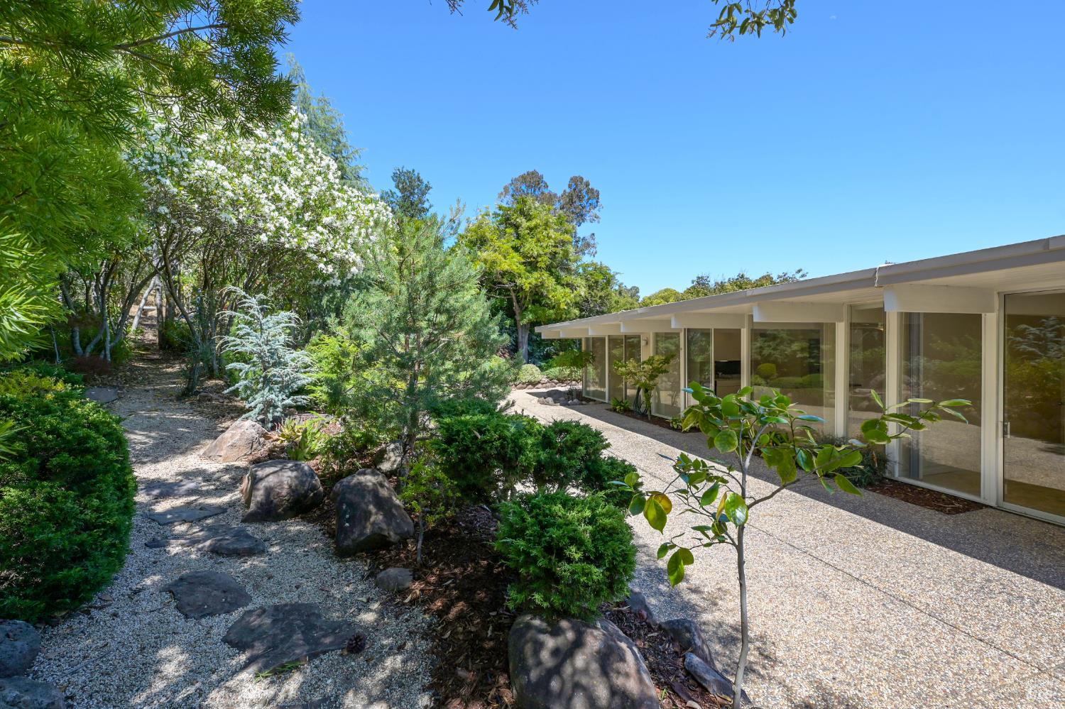 Detail Gallery Image 28 of 38 For 15 Don Timoteo Ct, San Rafael,  CA 94903 - 4 Beds | 2 Baths