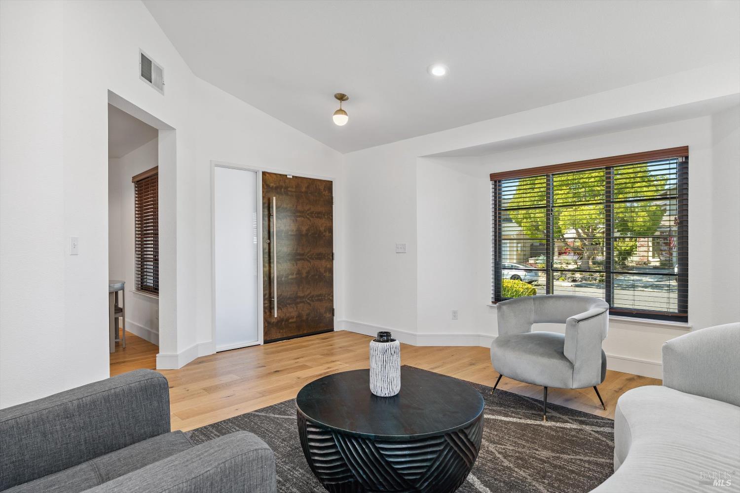 Detail Gallery Image 7 of 33 For 51 Crawford Way, American Canyon,  CA 94503 - 3 Beds | 2 Baths