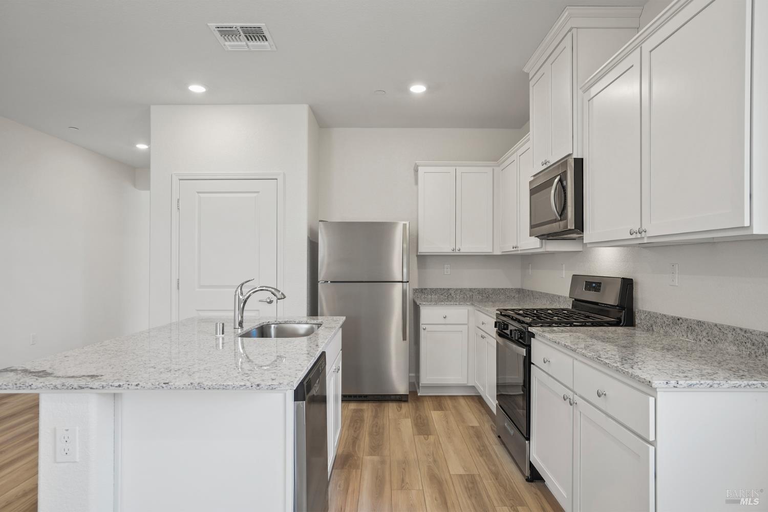 Detail Gallery Image 7 of 18 For 2240 Front Porch Ln, Rio Vista,  CA 94571 - 2 Beds | 2 Baths