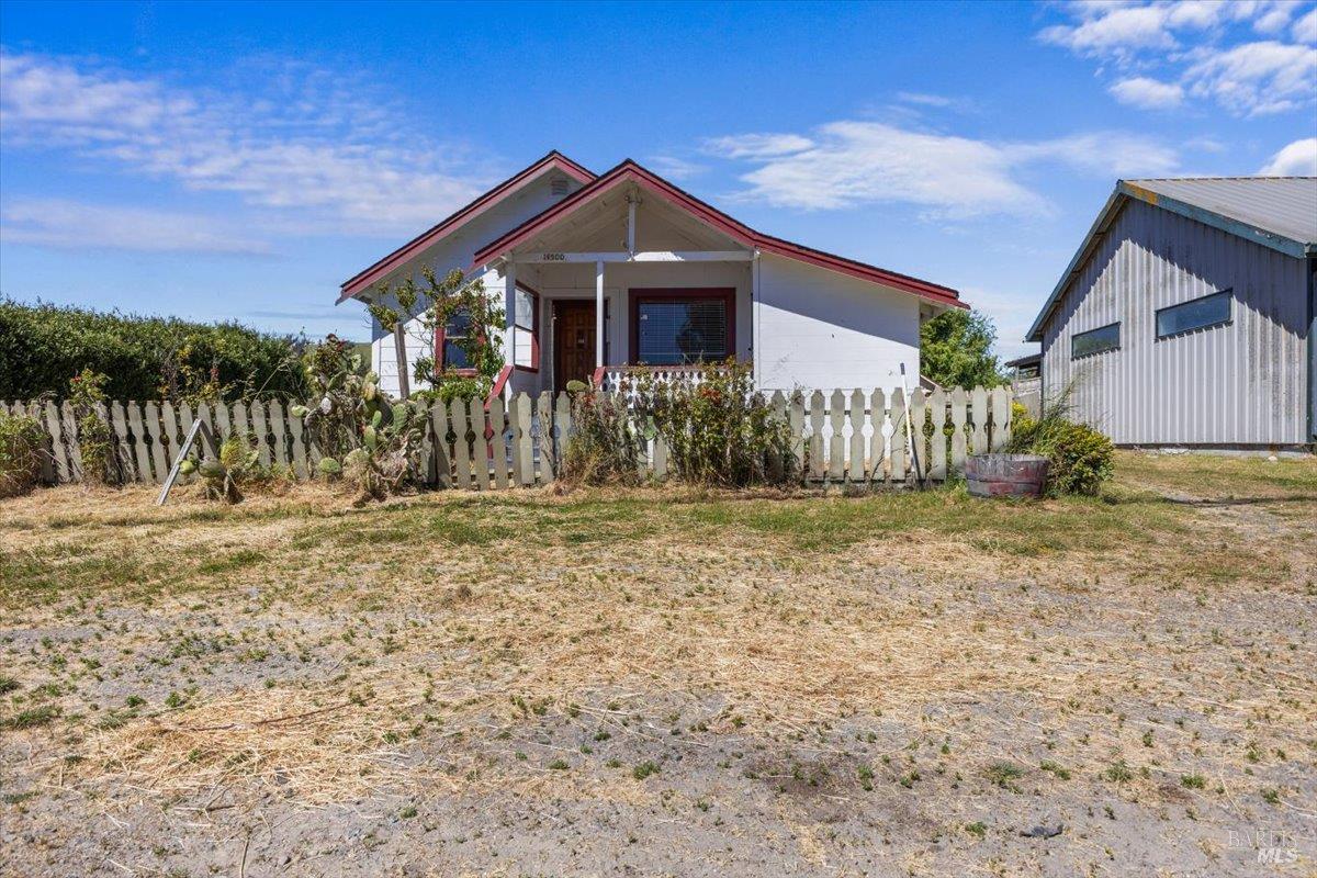 Detail Gallery Image 5 of 21 For 14500 Mill St, Valley Ford,  CA 94972 - 3 Beds | 1 Baths
