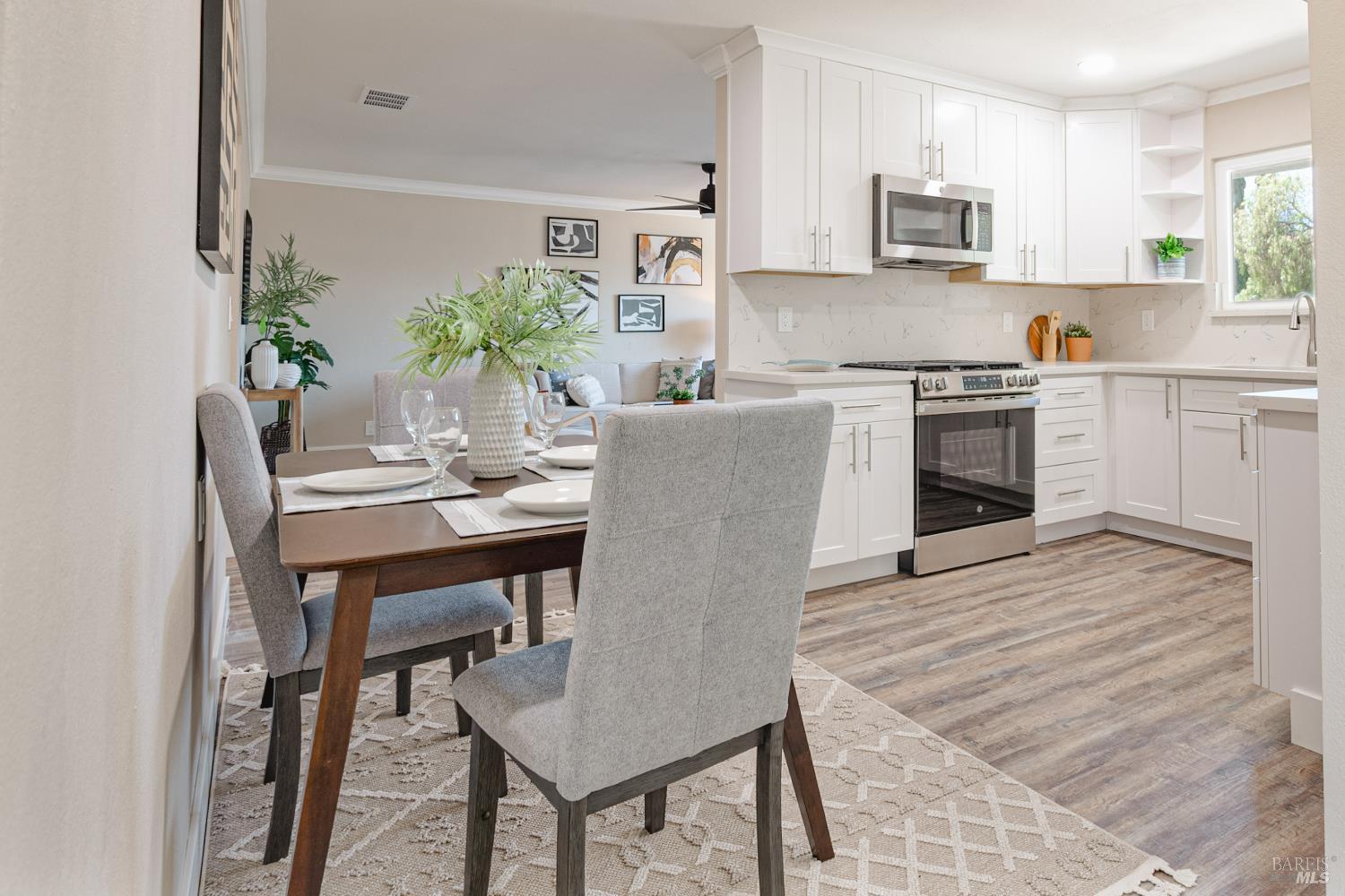 Detail Gallery Image 14 of 26 For 2302 Santa Rosa Dr, Fairfield,  CA 94533 - 3 Beds | 2 Baths