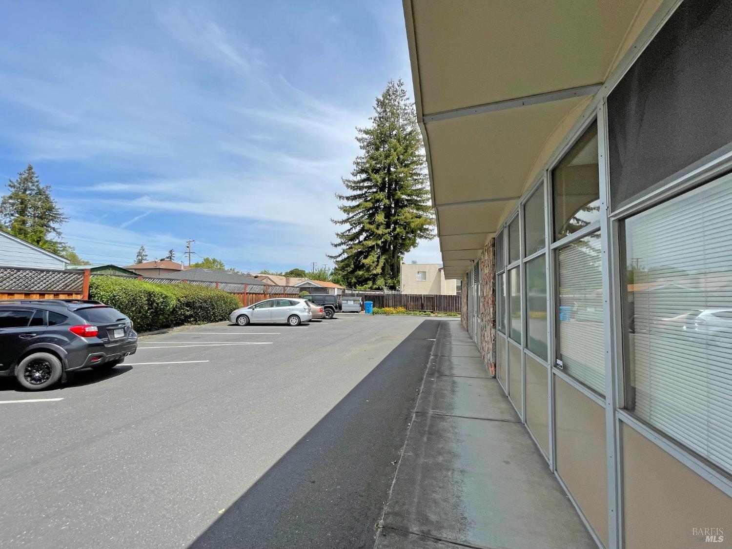 Detail Gallery Image 6 of 19 For 1515 Montgomery Dr #C,  Santa Rosa,  CA 95405 - – Beds | – Baths