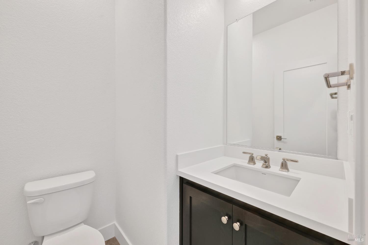 Detail Gallery Image 15 of 32 For 5733 Kassandra Pl, Rohnert Park,  CA 94928 - 4 Beds | 3/1 Baths