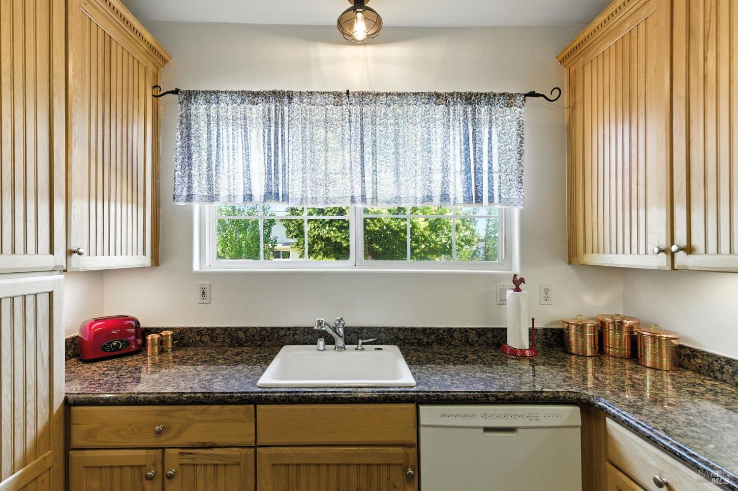 Detail Gallery Image 16 of 48 For 475 Boyes Blvd, Sonoma,  CA 95476 - 2 Beds | 1 Baths