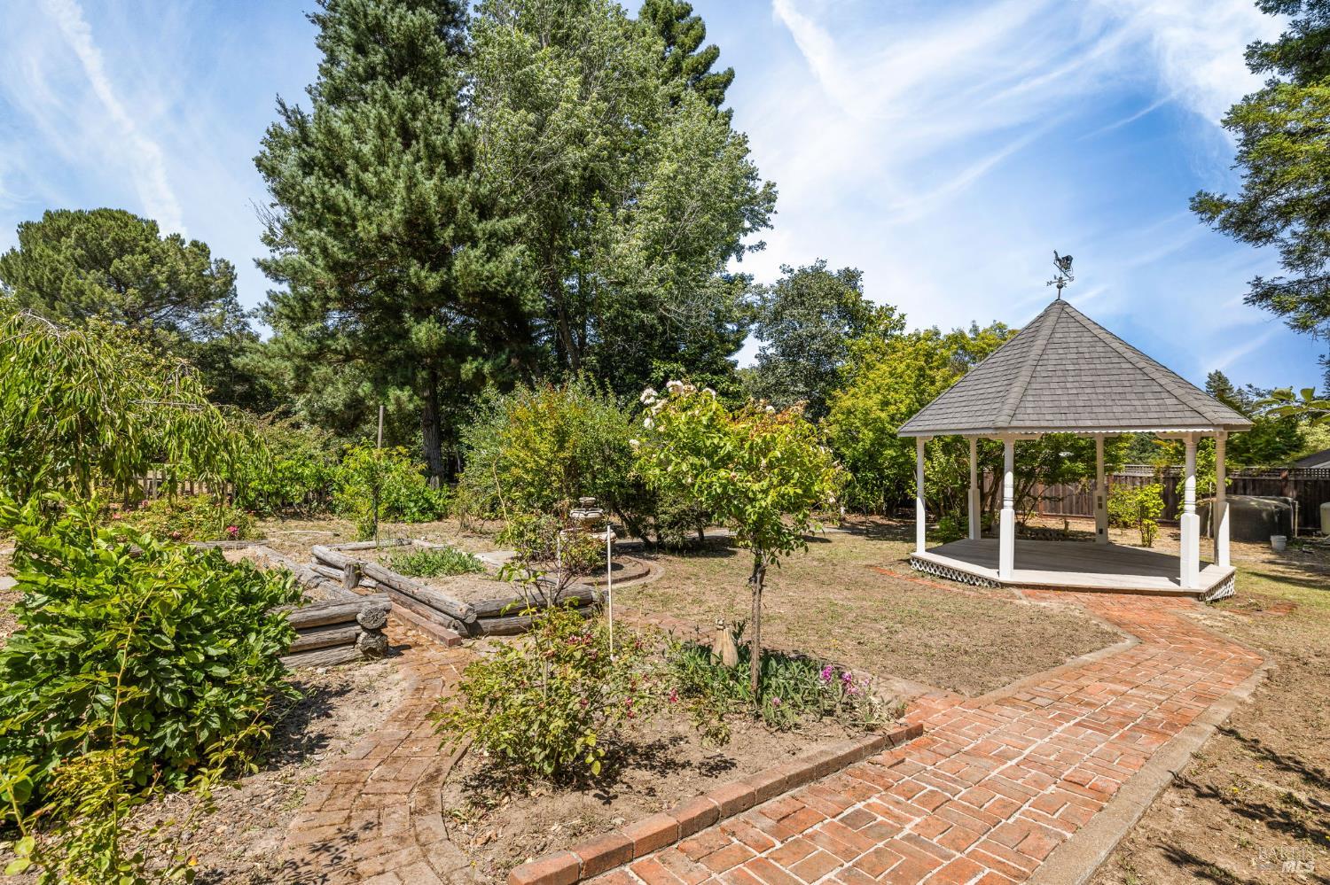 Detail Gallery Image 66 of 78 For 9705 Oconnell Rd, Sebastopol,  CA 95472 - 3 Beds | 2/1 Baths