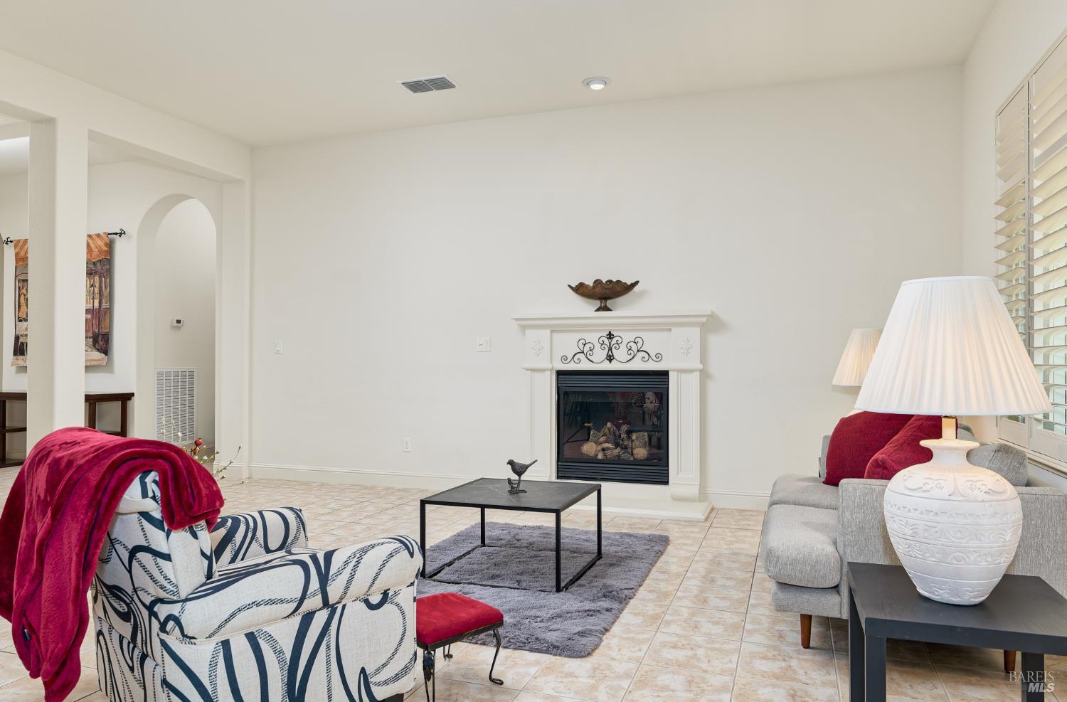 Detail Gallery Image 8 of 33 For 721 Michelbook Ln, Rio Vista,  CA 94571 - 2 Beds | 2/1 Baths
