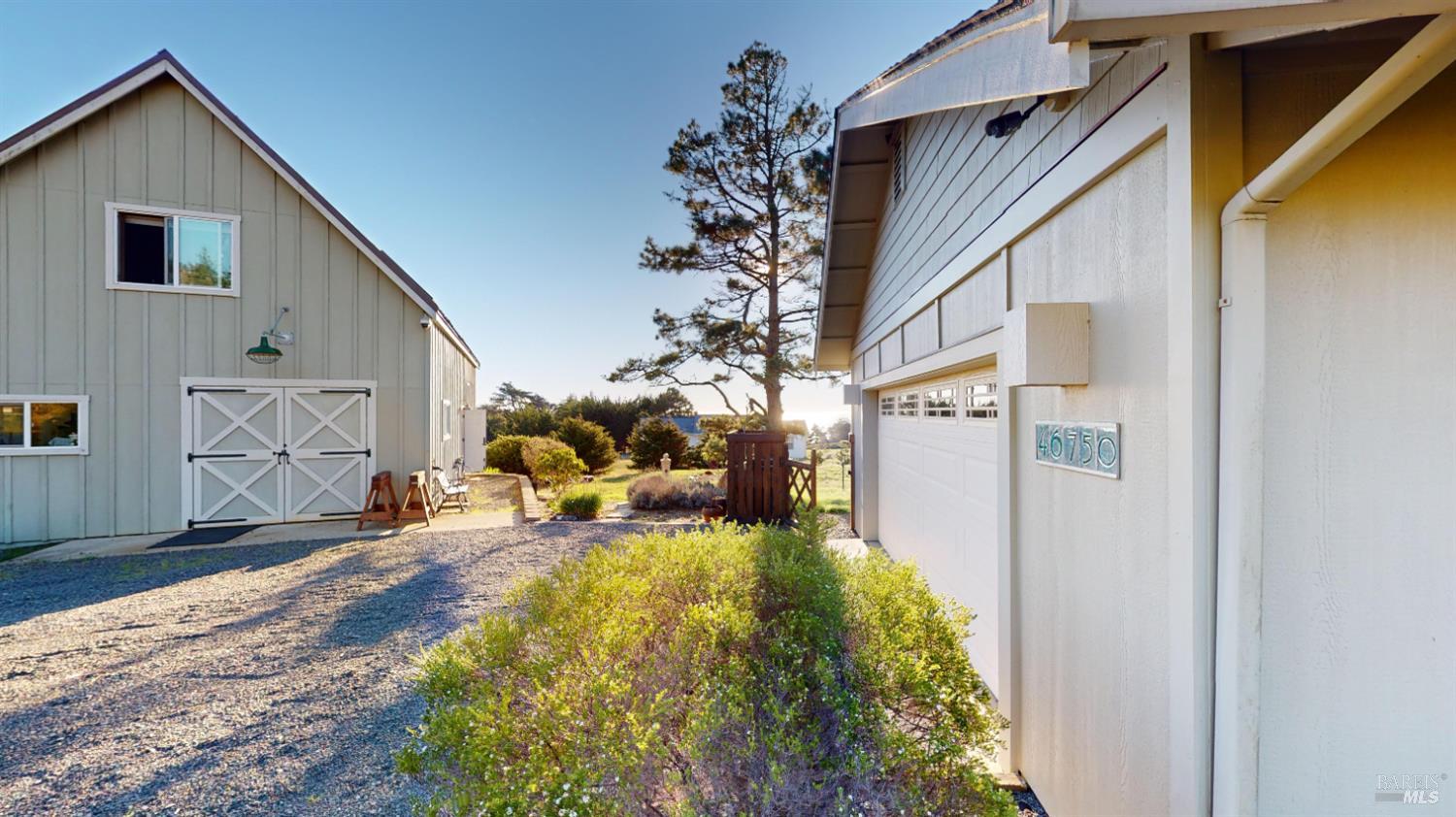 Detail Gallery Image 2 of 41 For 46570 Iversen Rd, Gualala,  CA 95445 - 3 Beds | 2 Baths