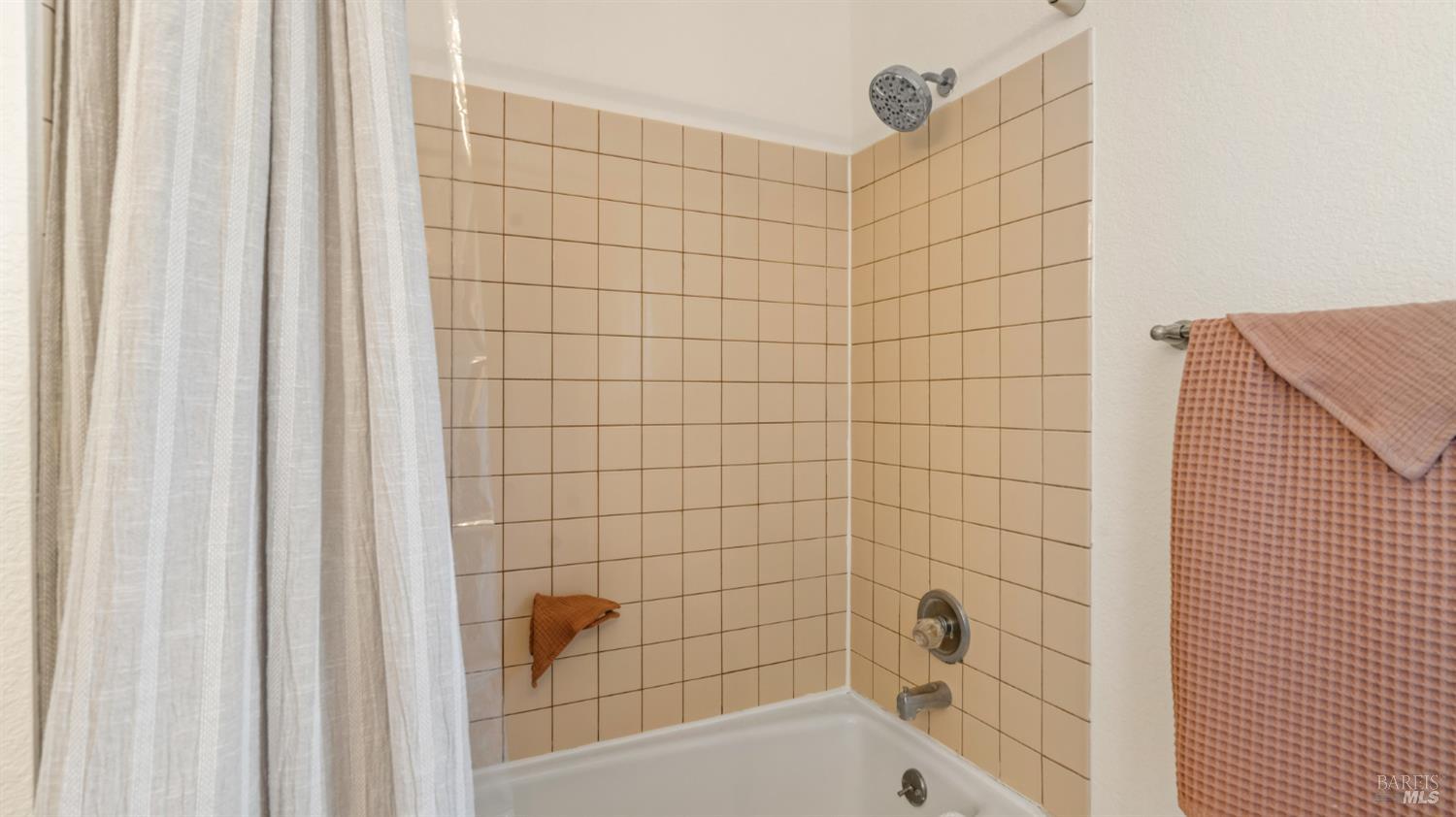 Detail Gallery Image 32 of 42 For 945 Monique Way, Dixon,  CA 95620 - 3 Beds | 2 Baths