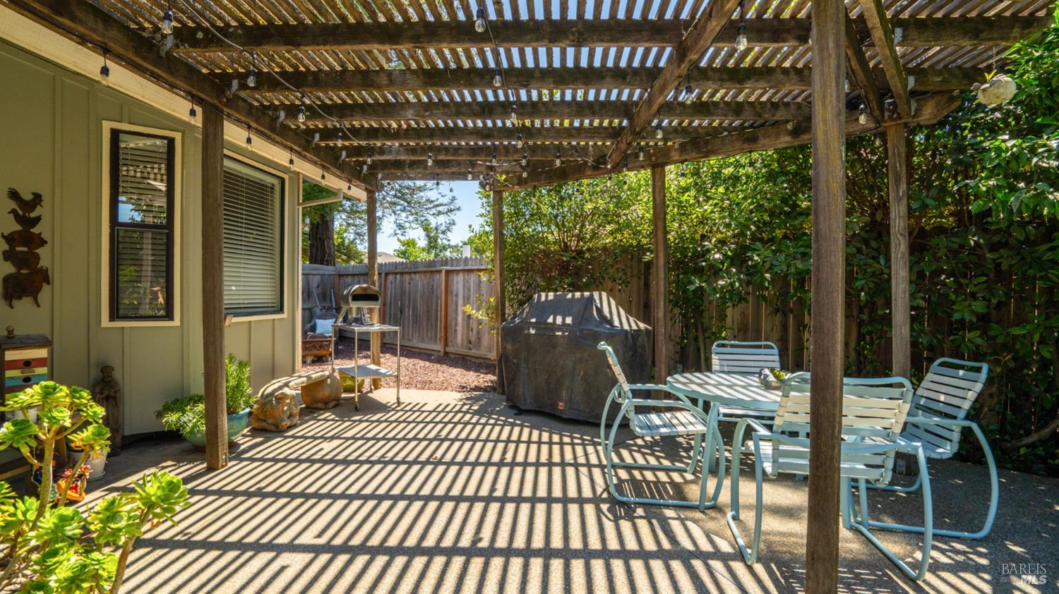 Detail Gallery Image 34 of 42 For 945 Monique Way, Dixon,  CA 95620 - 3 Beds | 2 Baths
