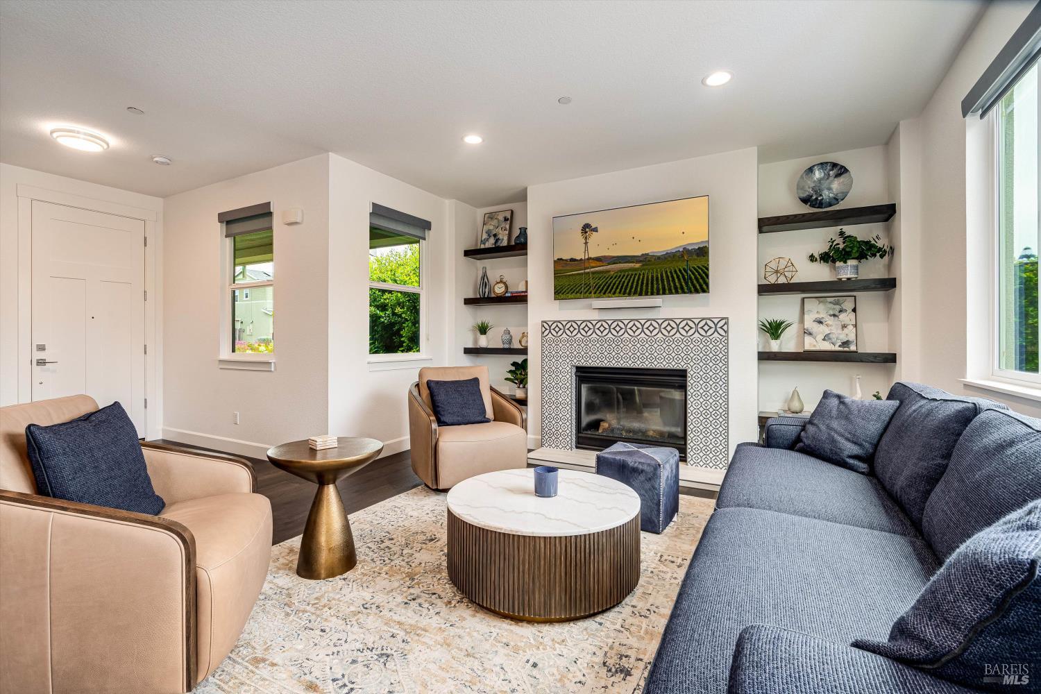 Detail Gallery Image 11 of 53 For 349 Vinterra Ct, Napa,  CA 94559 - 4 Beds | 2/1 Baths
