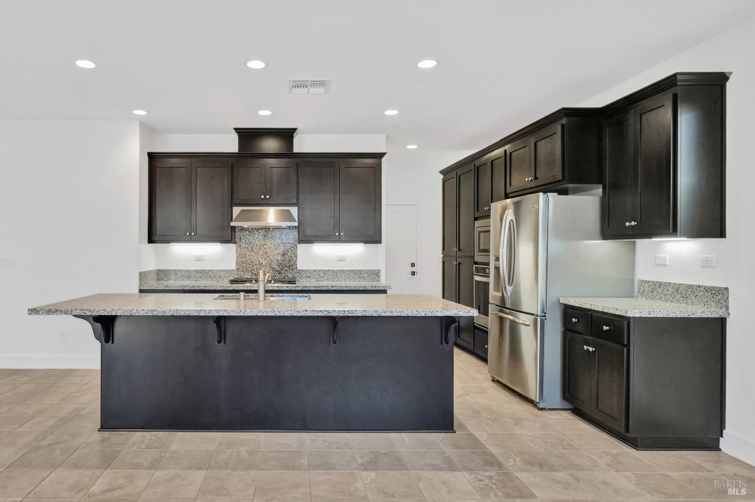 Detail Gallery Image 8 of 32 For 5733 Kassandra Pl, Rohnert Park,  CA 94928 - 4 Beds | 3/1 Baths
