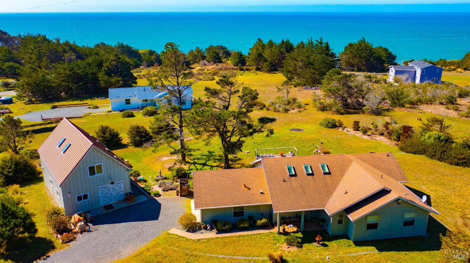 Detail Gallery Image 3 of 41 For 46570 Iversen Rd, Gualala,  CA 95445 - 3 Beds | 2 Baths
