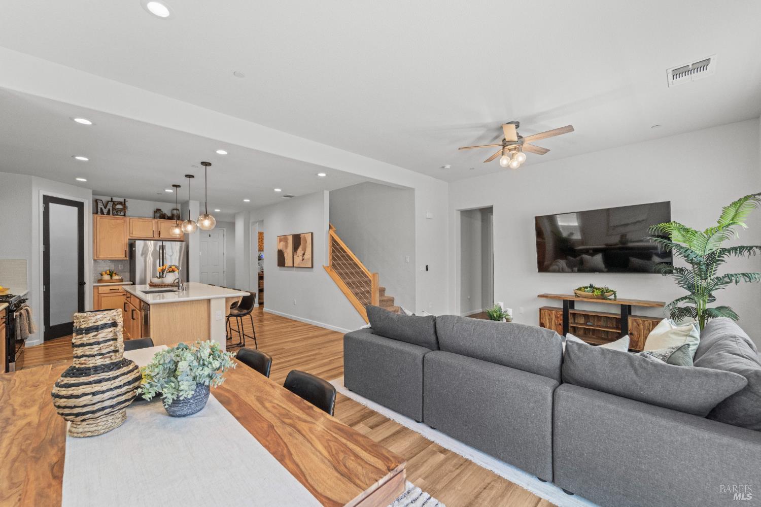 Detail Gallery Image 17 of 39 For 1409 Spur Ln, Fairfield,  CA 94533 - 4 Beds | 3 Baths