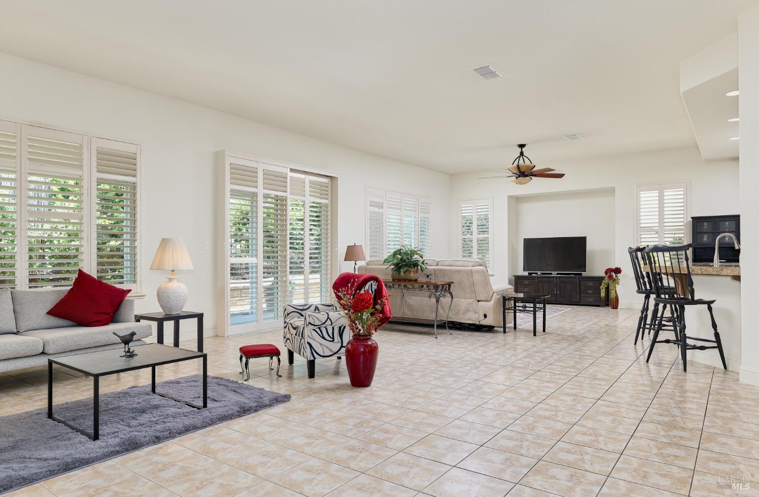 Detail Gallery Image 9 of 33 For 721 Michelbook Ln, Rio Vista,  CA 94571 - 2 Beds | 2/1 Baths