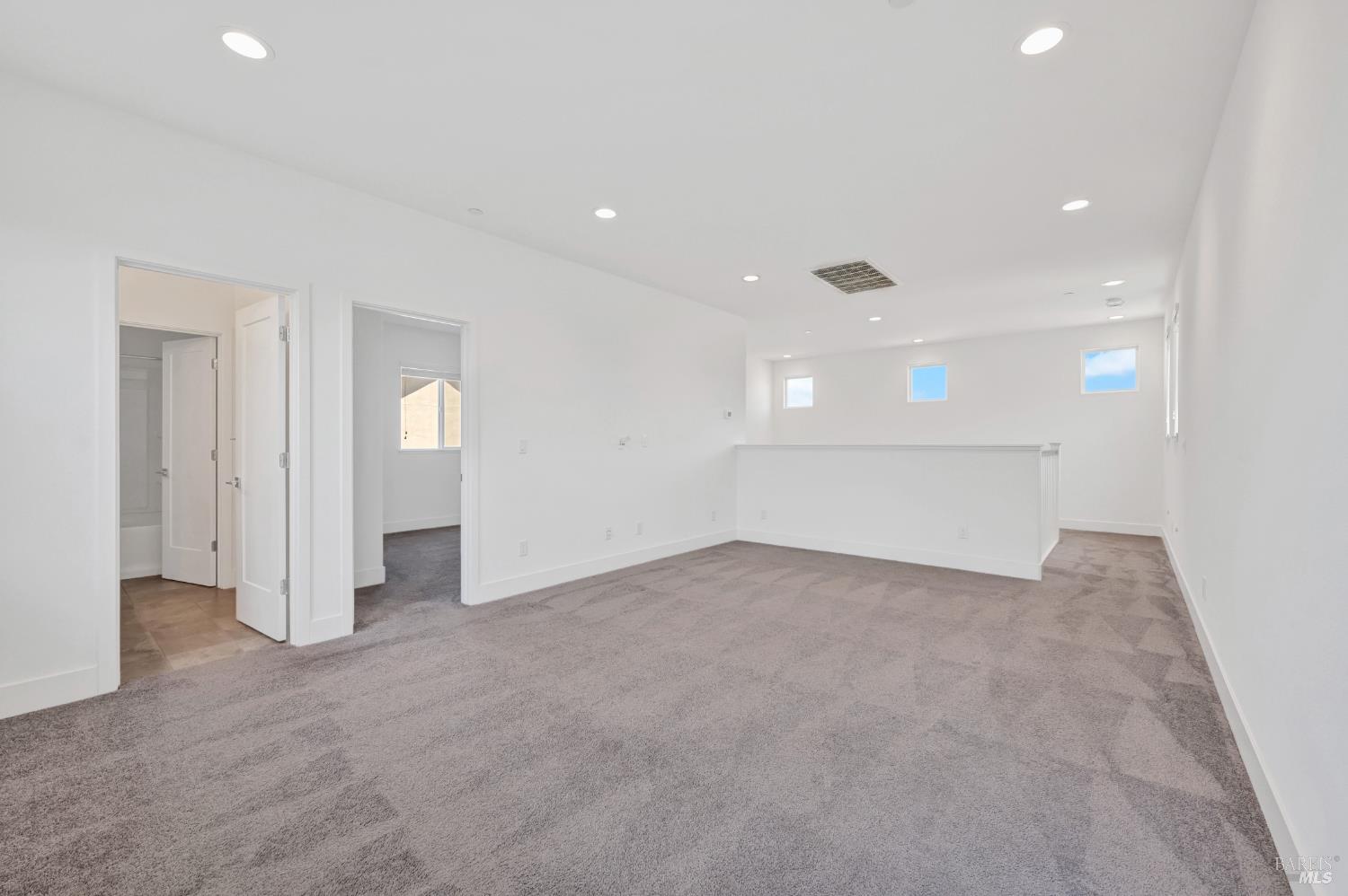 Detail Gallery Image 16 of 32 For 5733 Kassandra Pl, Rohnert Park,  CA 94928 - 4 Beds | 3/1 Baths
