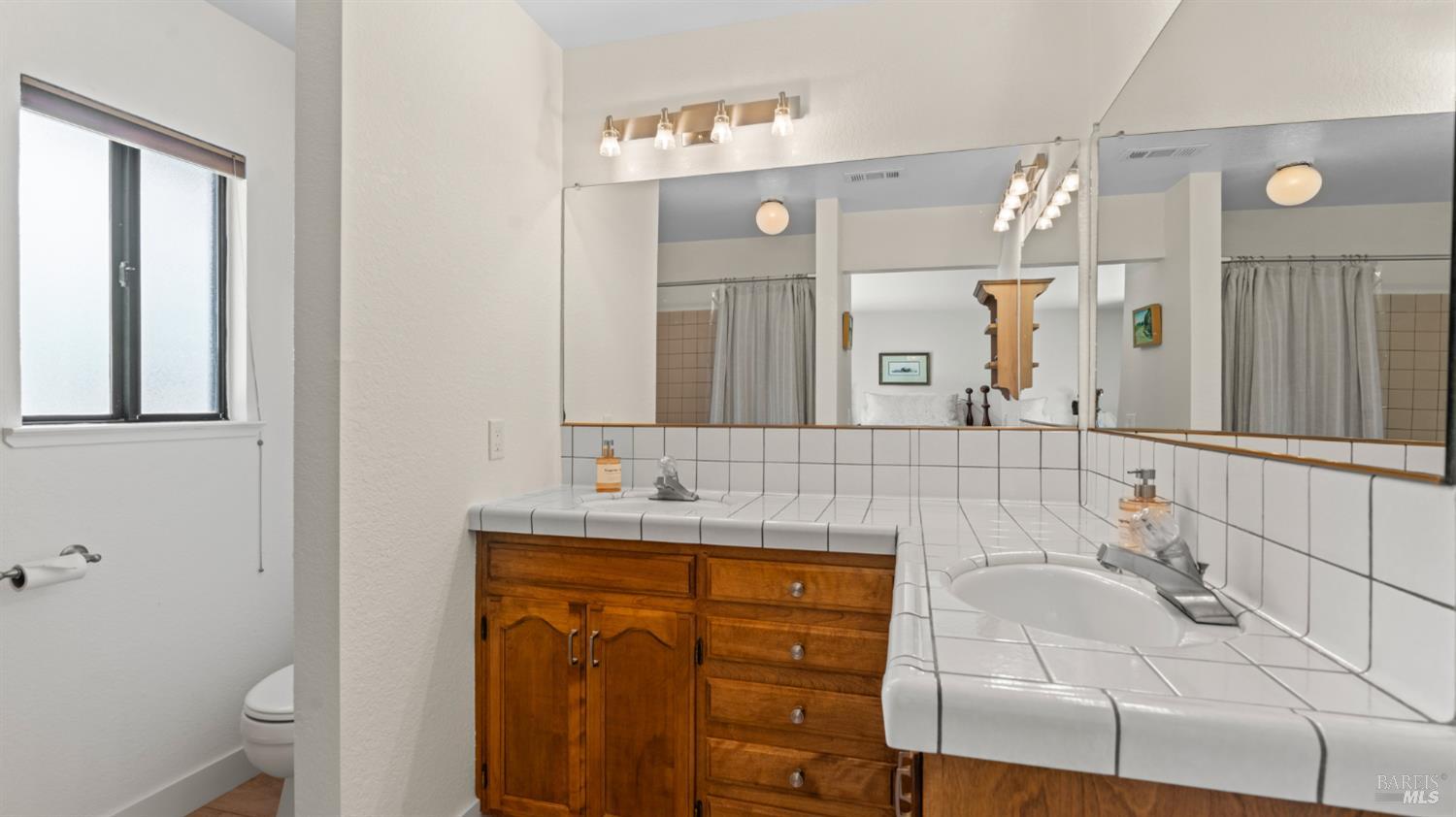 Detail Gallery Image 30 of 42 For 945 Monique Way, Dixon,  CA 95620 - 3 Beds | 2 Baths