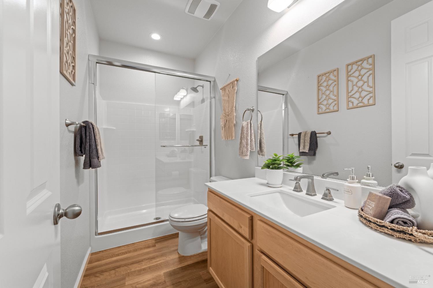 Detail Gallery Image 20 of 39 For 1409 Spur Ln, Fairfield,  CA 94533 - 4 Beds | 3 Baths