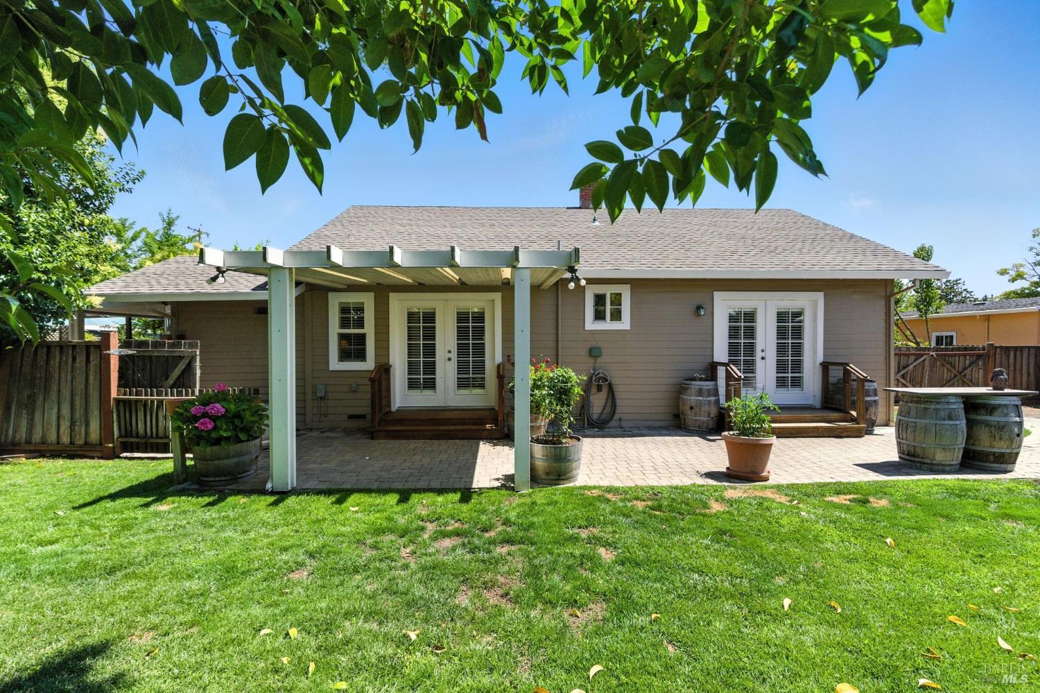 Detail Gallery Image 20 of 48 For 475 Boyes Blvd, Sonoma,  CA 95476 - 2 Beds | 1 Baths