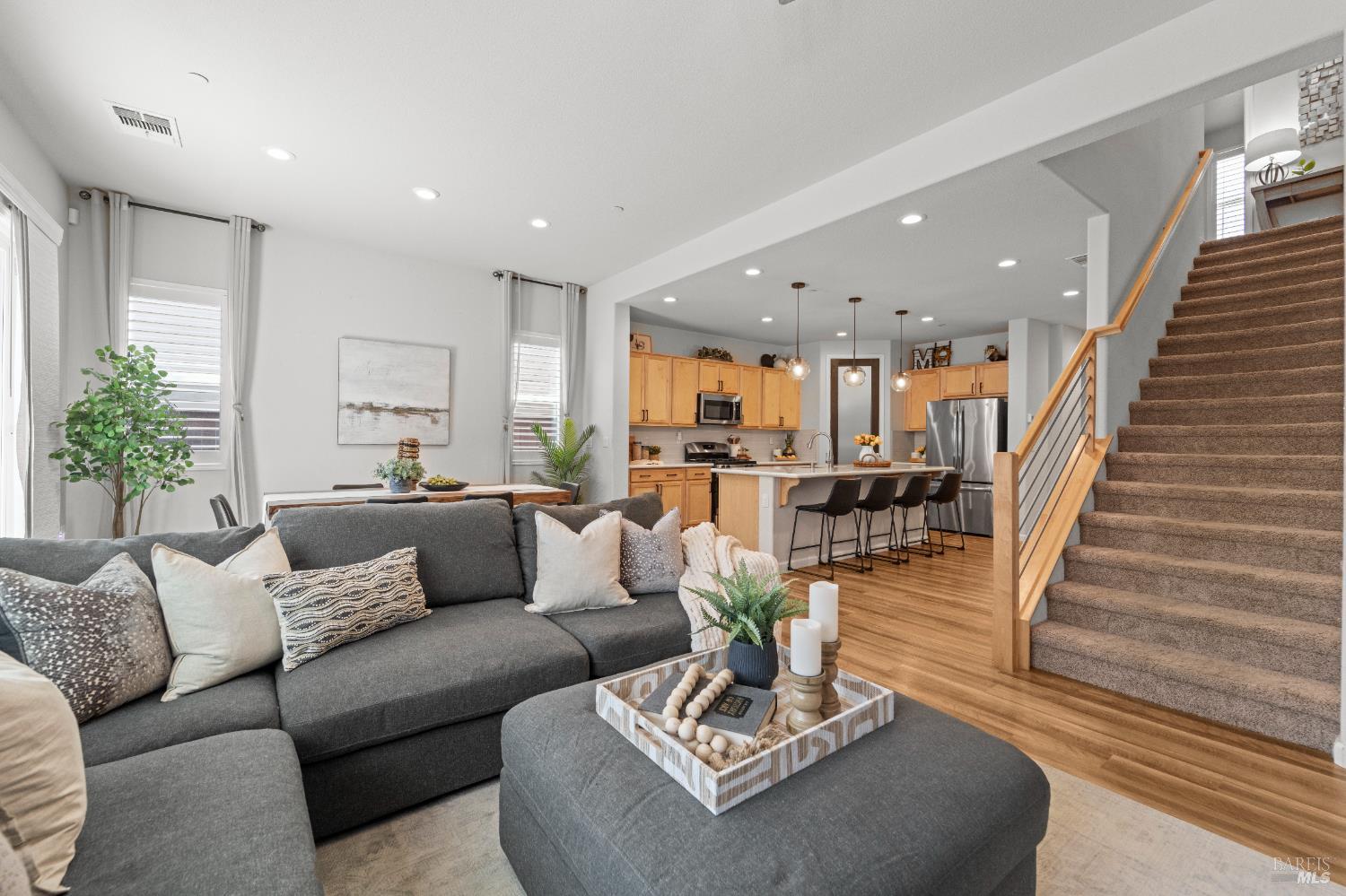 Detail Gallery Image 23 of 39 For 1409 Spur Ln, Fairfield,  CA 94533 - 4 Beds | 3 Baths