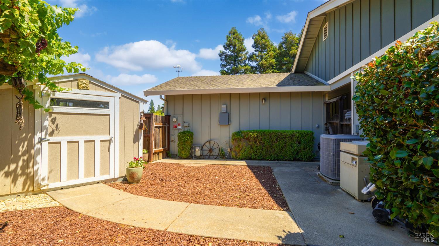 Detail Gallery Image 41 of 42 For 945 Monique Way, Dixon,  CA 95620 - 3 Beds | 2 Baths