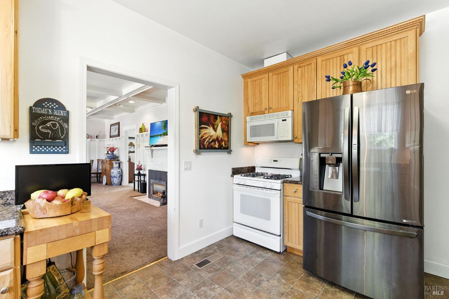 Detail Gallery Image 17 of 48 For 475 Boyes Blvd, Sonoma,  CA 95476 - 2 Beds | 1 Baths
