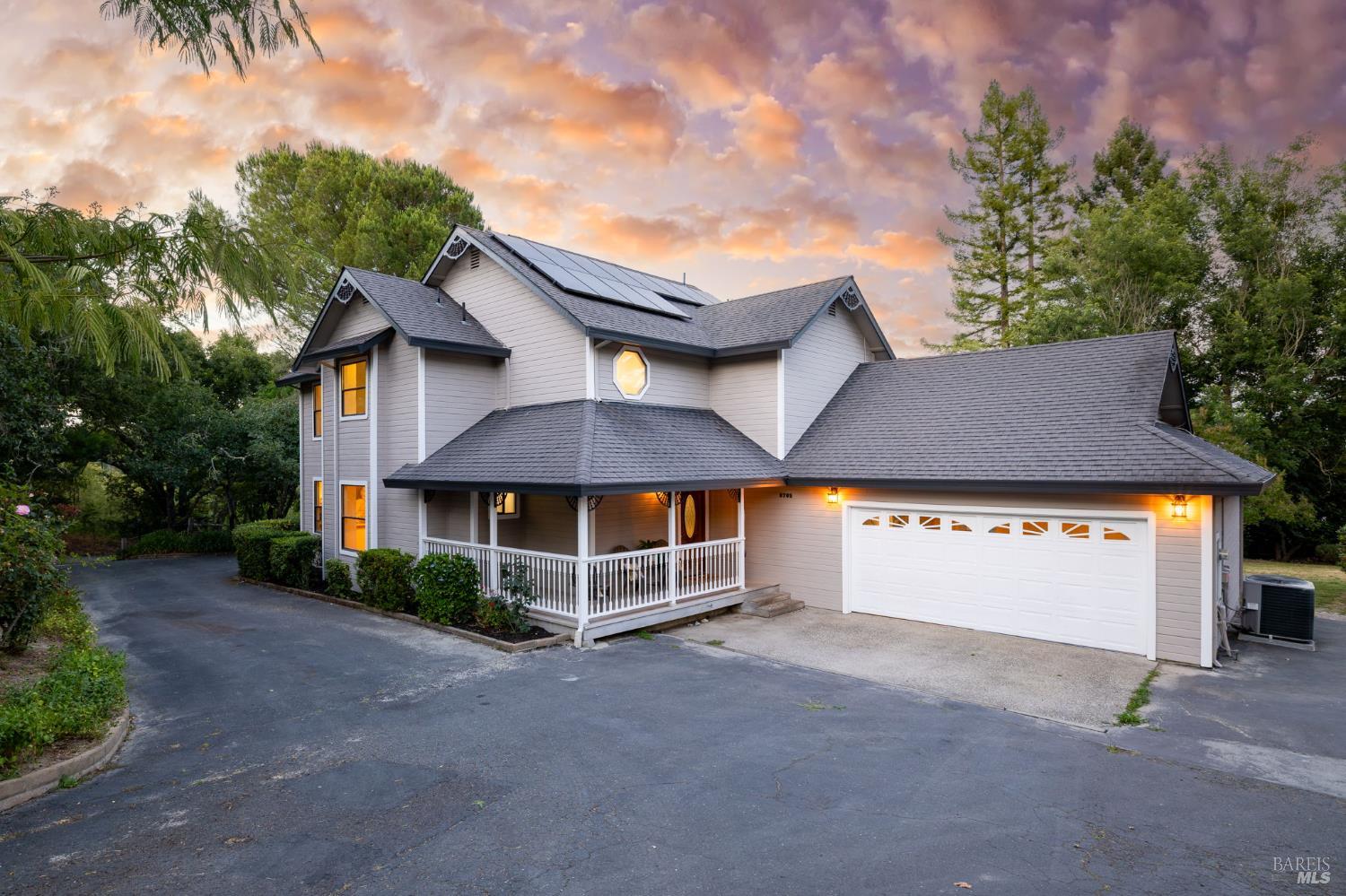 Detail Gallery Image 1 of 78 For 9705 Oconnell Rd, Sebastopol,  CA 95472 - 3 Beds | 2/1 Baths