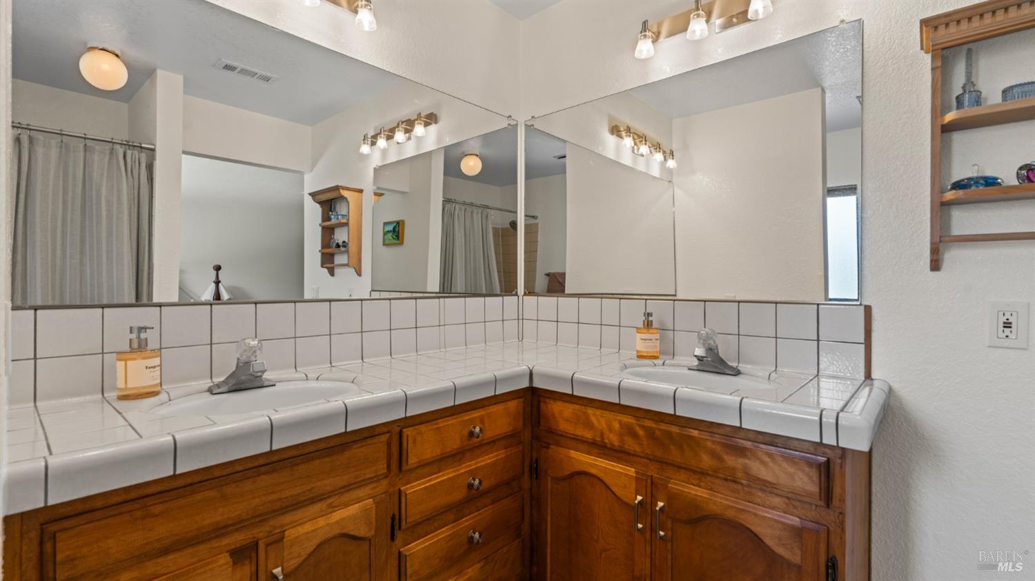 Detail Gallery Image 31 of 42 For 945 Monique Way, Dixon,  CA 95620 - 3 Beds | 2 Baths