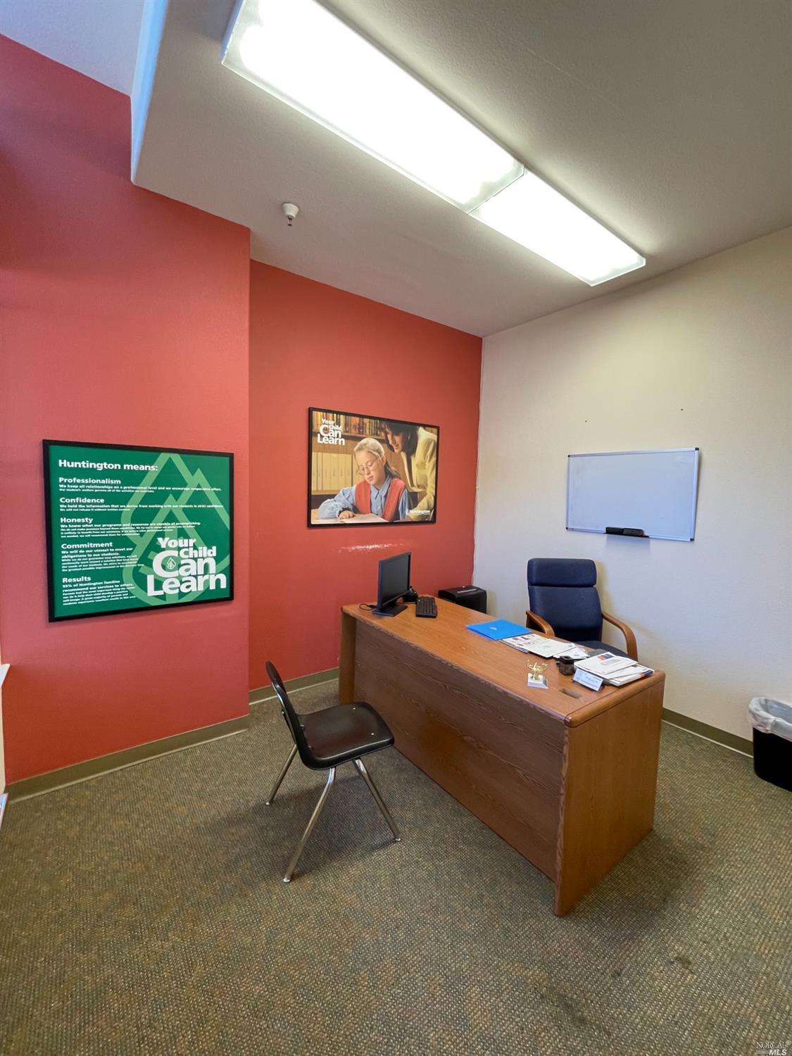 Detail Gallery Image 24 of 37 For 216 Windsor River Rd, Windsor,  CA 95492 - – Beds | – Baths