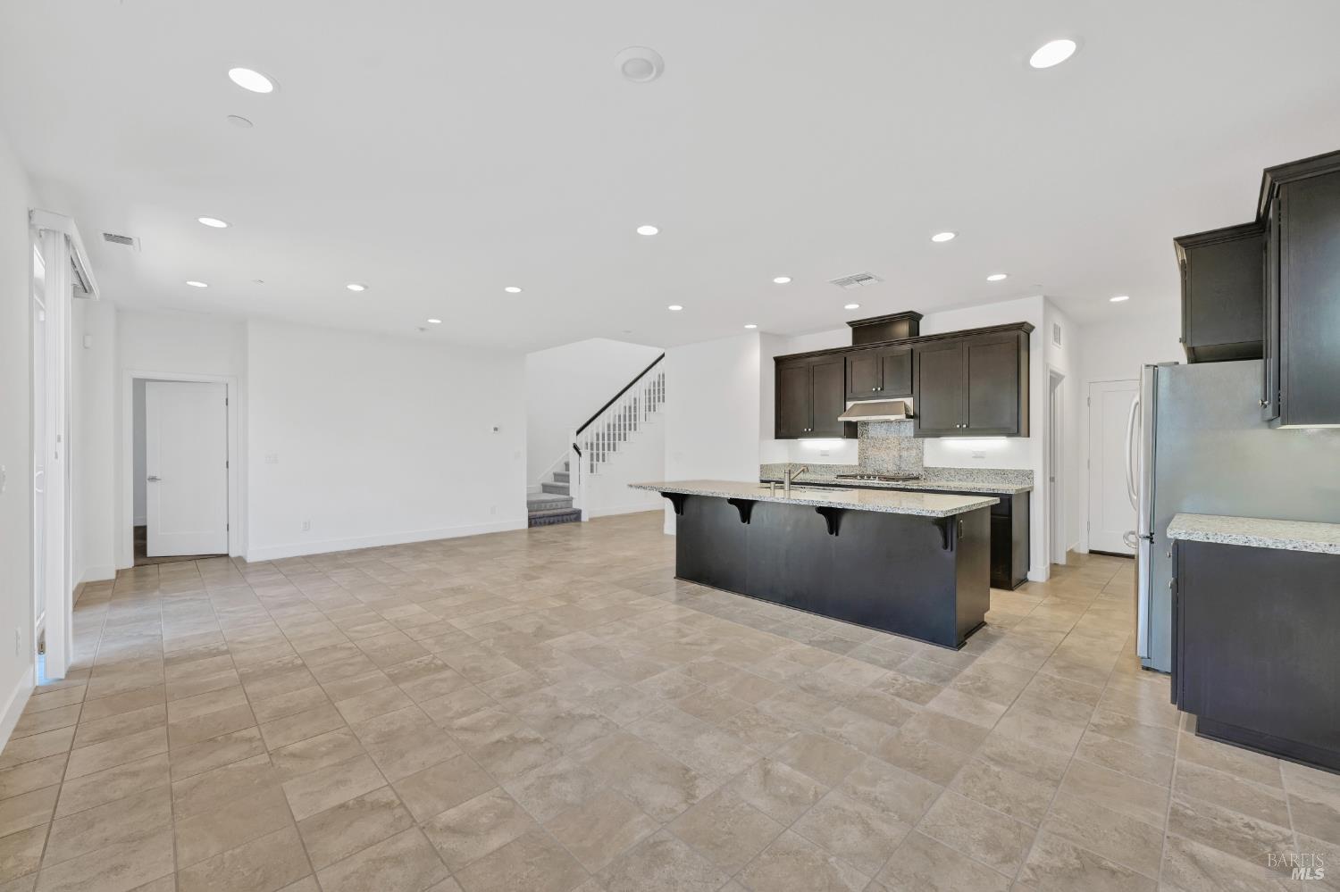 Detail Gallery Image 6 of 32 For 5733 Kassandra Pl, Rohnert Park,  CA 94928 - 4 Beds | 3/1 Baths