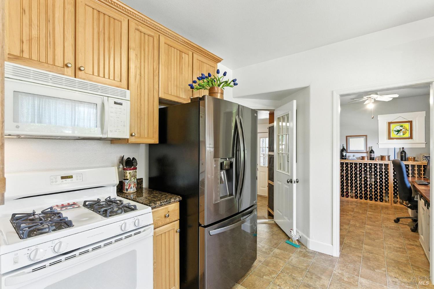 Detail Gallery Image 18 of 48 For 475 Boyes Blvd, Sonoma,  CA 95476 - 2 Beds | 1 Baths