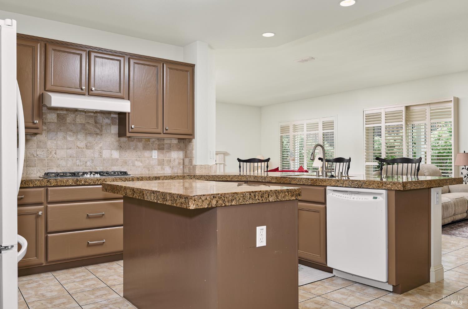 Detail Gallery Image 14 of 33 For 721 Michelbook Ln, Rio Vista,  CA 94571 - 2 Beds | 2/1 Baths
