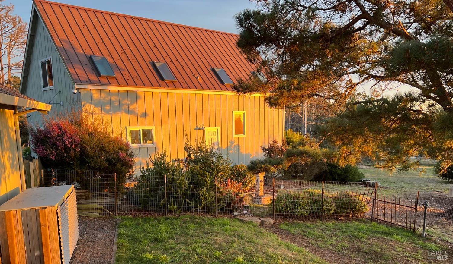 Detail Gallery Image 6 of 41 For 46570 Iversen Rd, Gualala,  CA 95445 - 3 Beds | 2 Baths