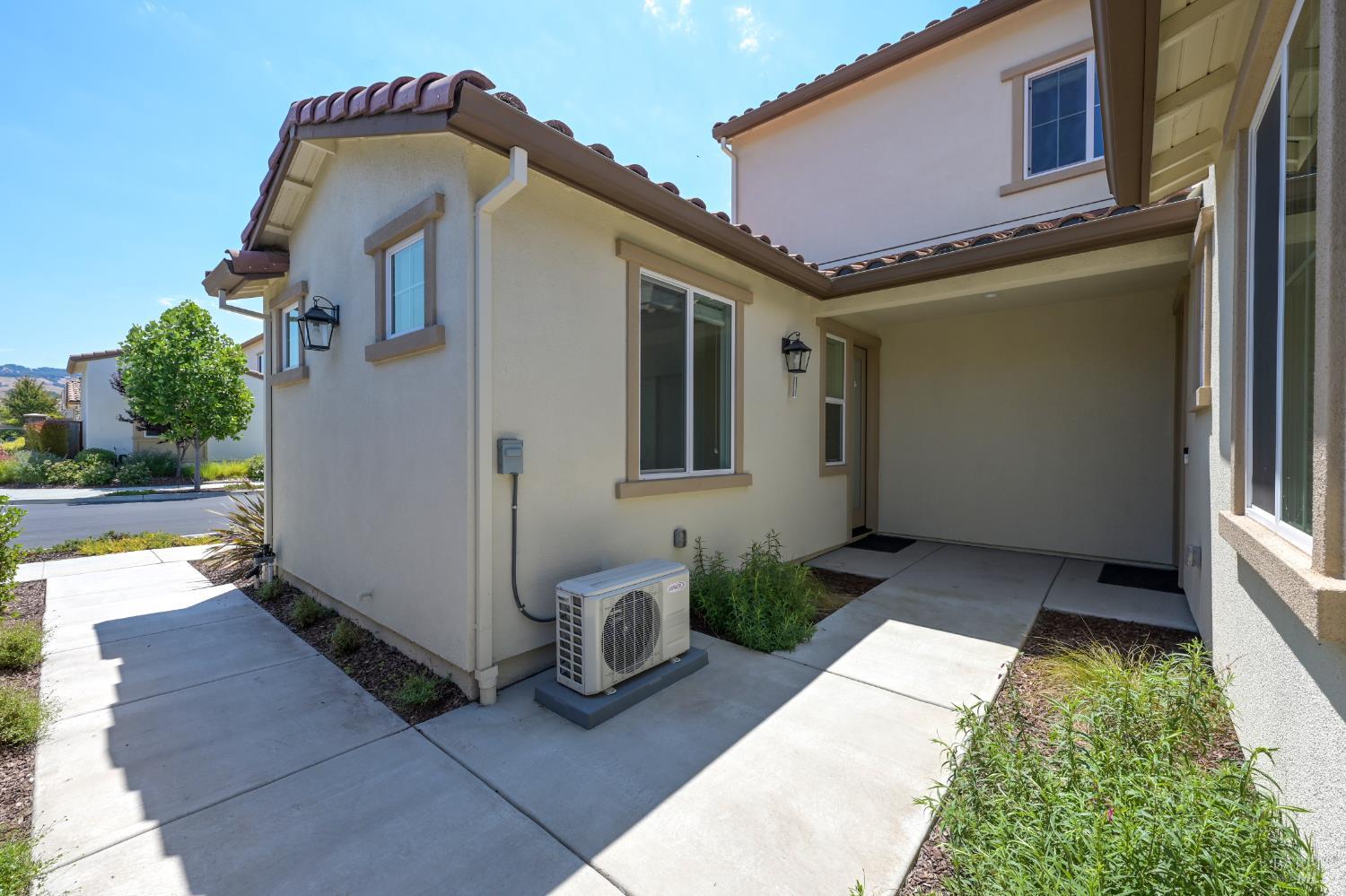 Detail Gallery Image 3 of 32 For 5733 Kassandra Pl, Rohnert Park,  CA 94928 - 4 Beds | 3/1 Baths
