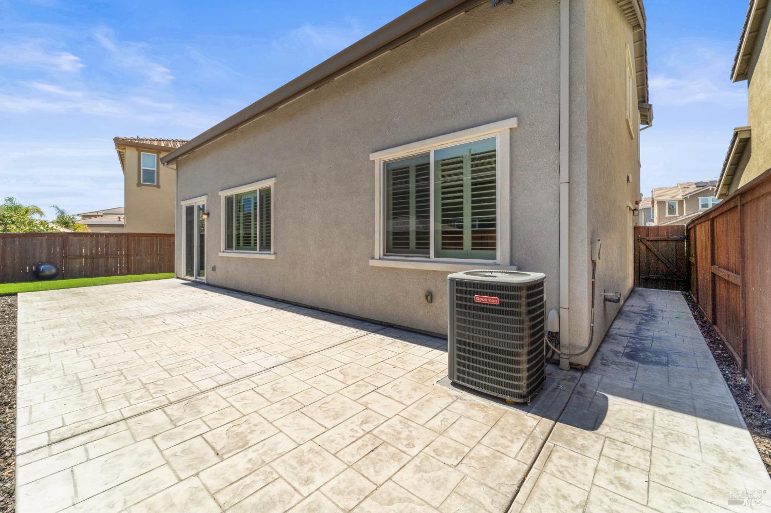 Detail Gallery Image 34 of 39 For 1409 Spur Ln, Fairfield,  CA 94533 - 4 Beds | 3 Baths