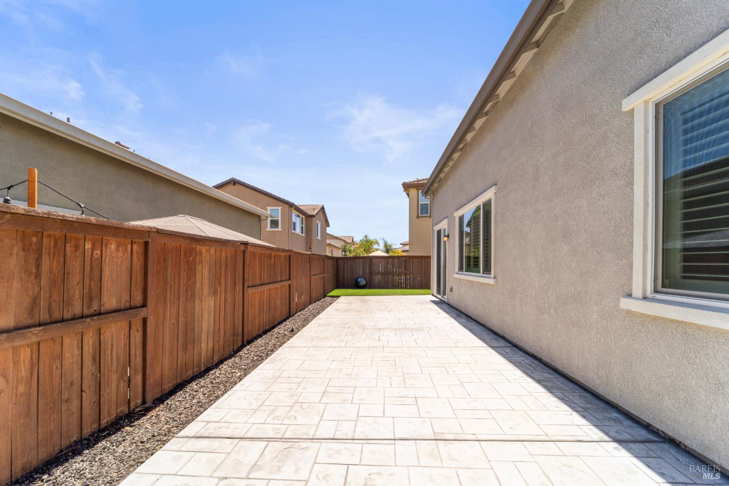 Detail Gallery Image 35 of 39 For 1409 Spur Ln, Fairfield,  CA 94533 - 4 Beds | 3 Baths